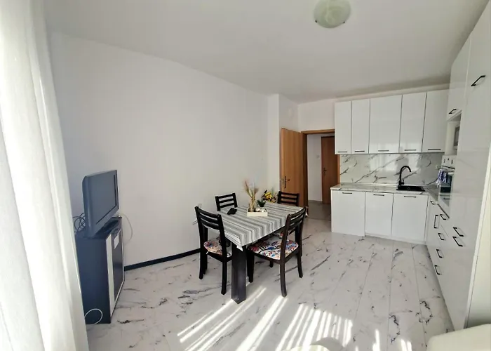 бижу м Lejlighed Pomorie